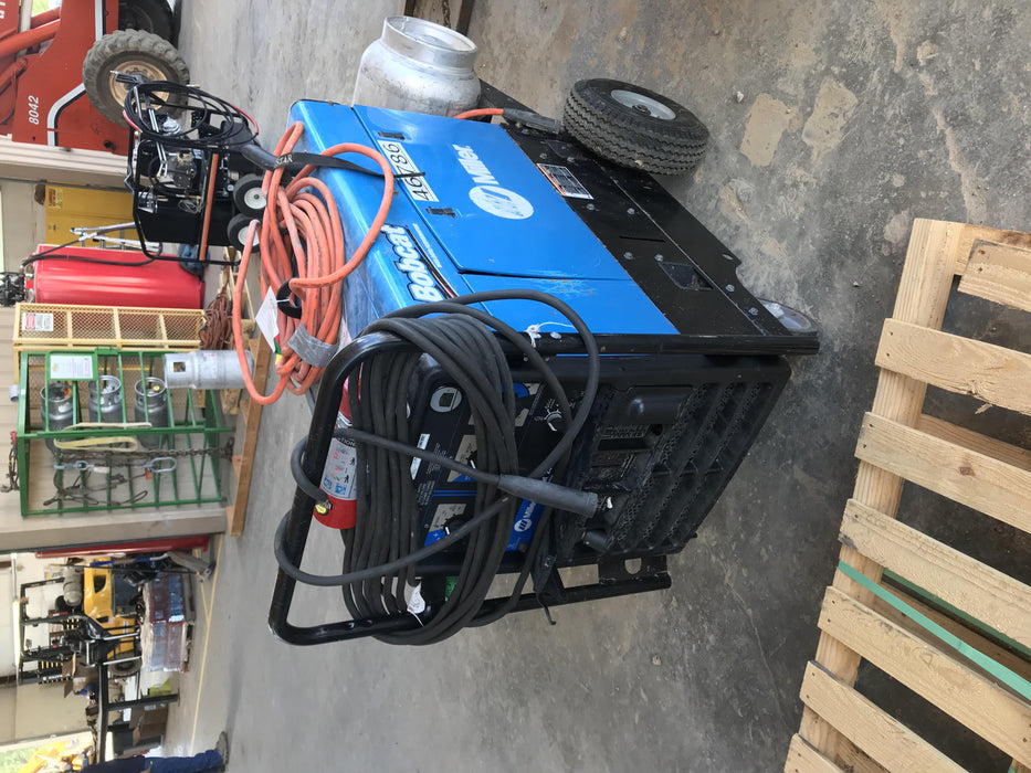 2019 Miller Electric BOBCAT 250 Standard w/Running Gear, Bracket, Hose