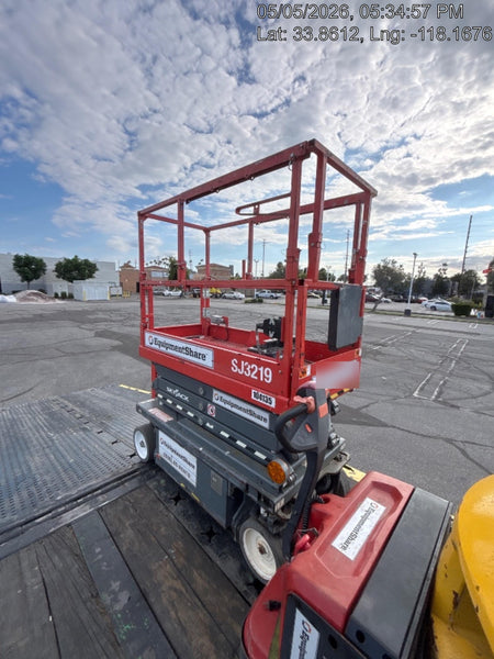 2020 Skyjack SJIII-3219 Solid NM Tires, Half height spring hinged entry gate, Dual Beacons, 800W Inverter