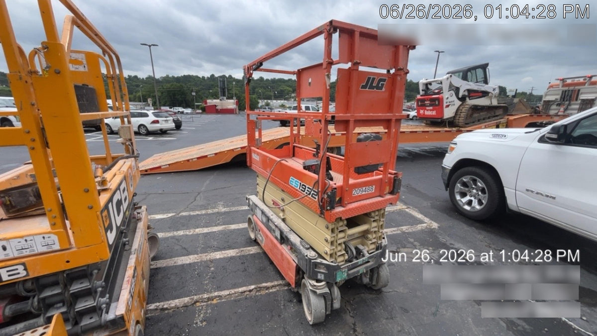 2022 JLG ES1932