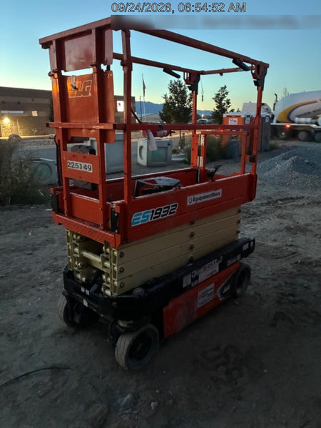 2022 JLG ES1932