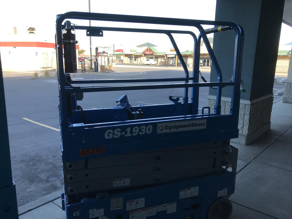 2019 Genie GS-1930 Fixed rails with chain Entry