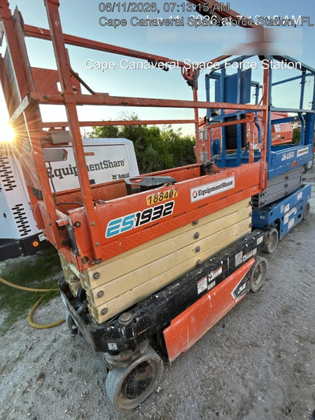 2021 JLG ES1932
