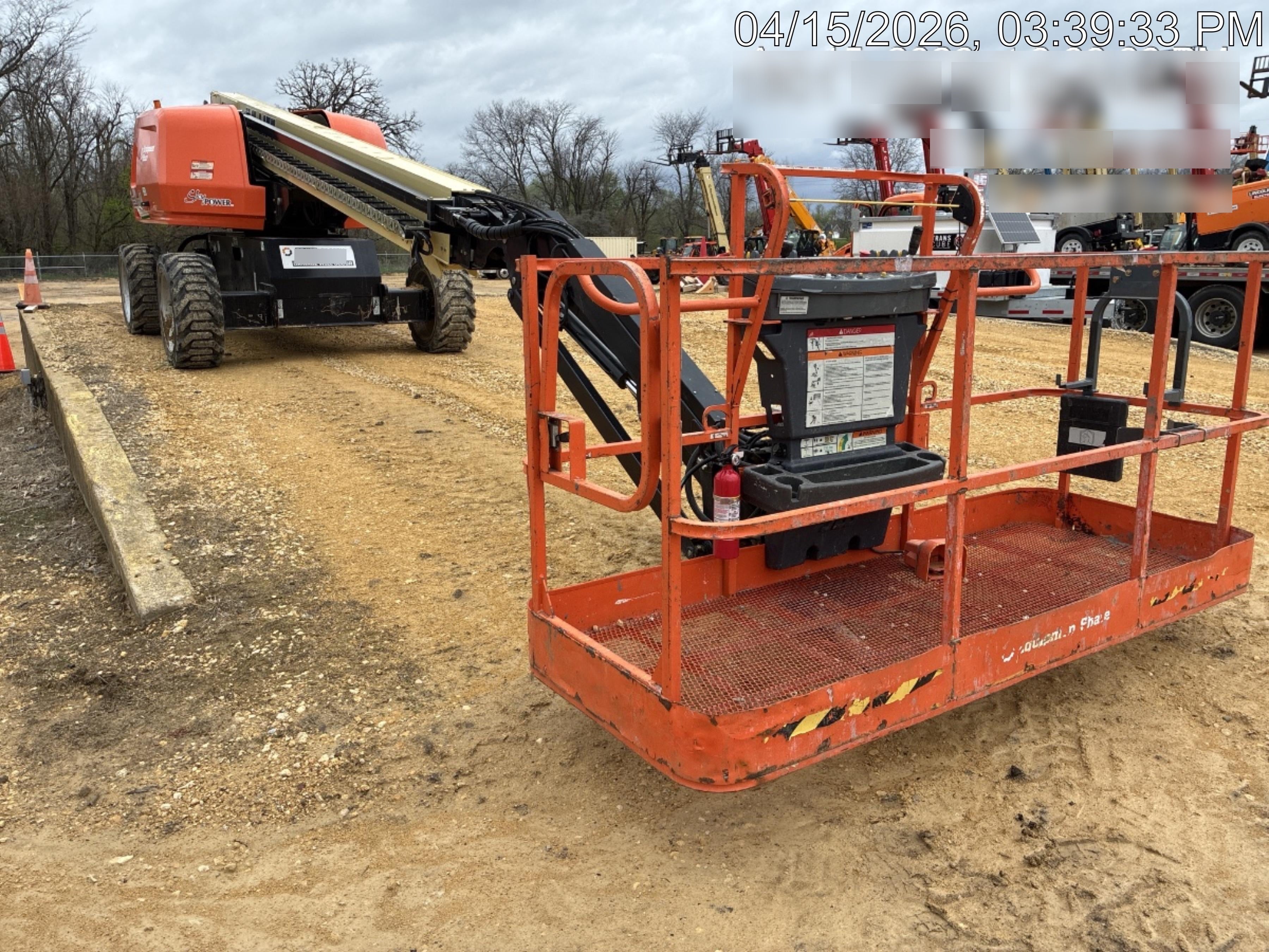2023 JLG 660SJ