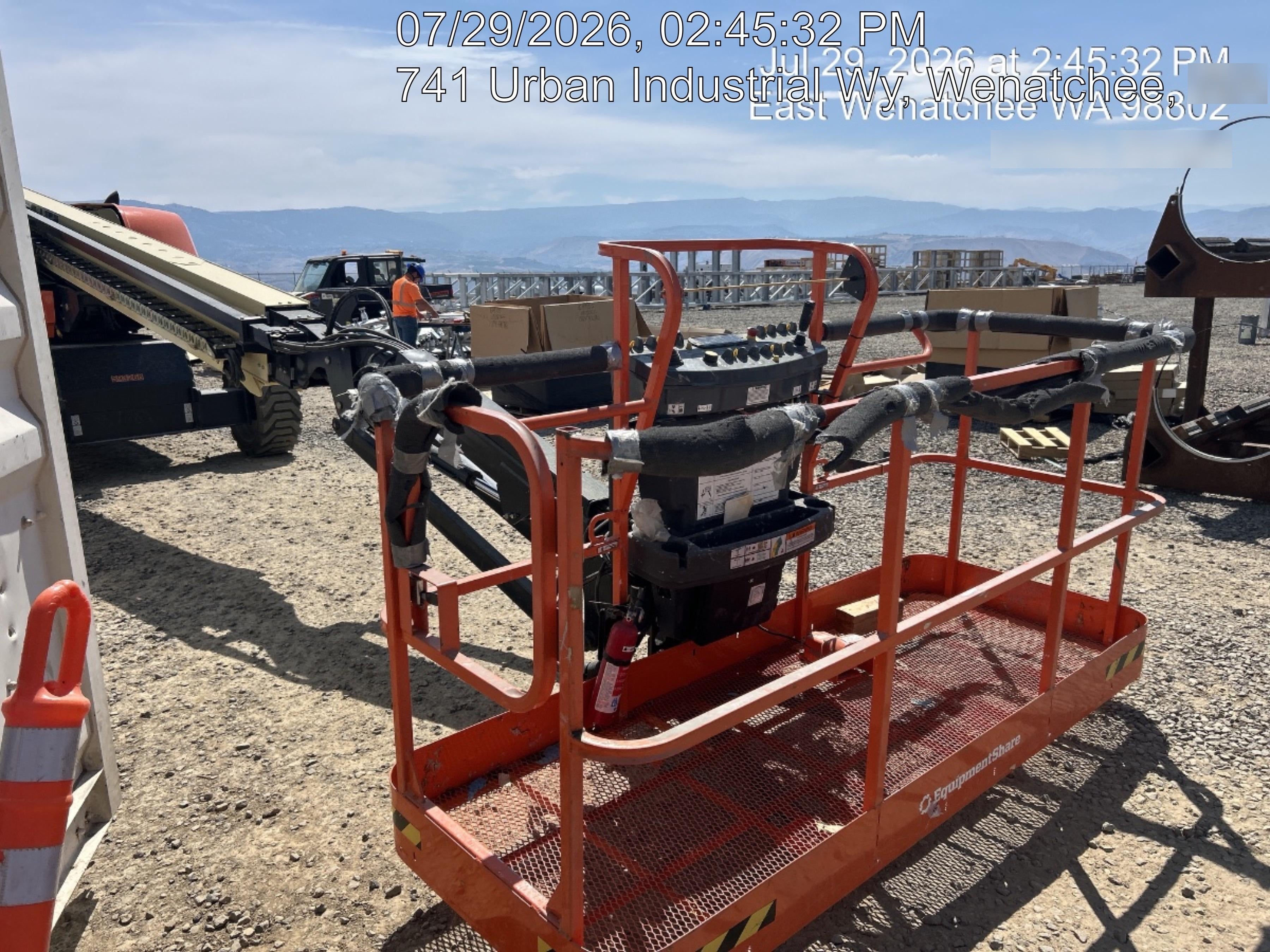 2025 JLG 660SJ