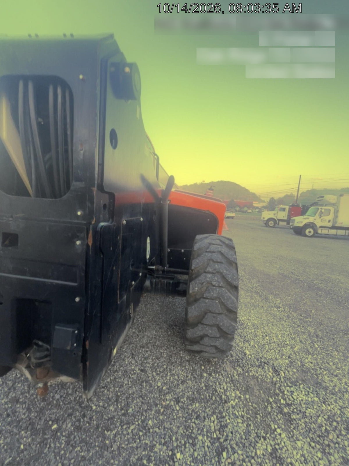 2022 JLG 1075