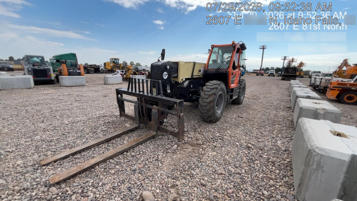 2023 JLG 1732
