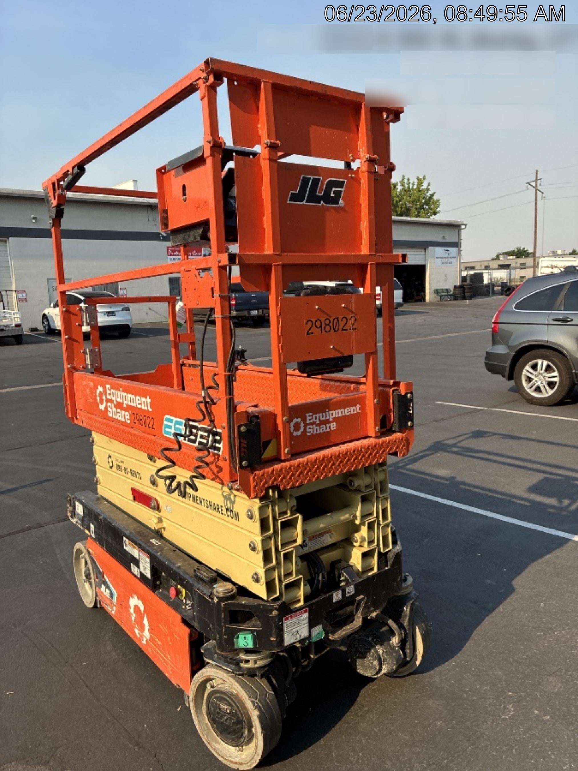 2023 JLG ES1932