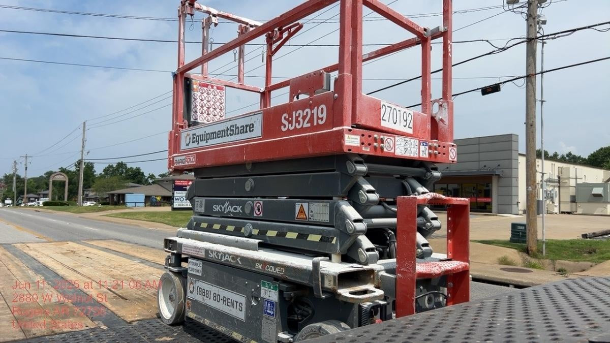 2023 SKYJACK SJ3219