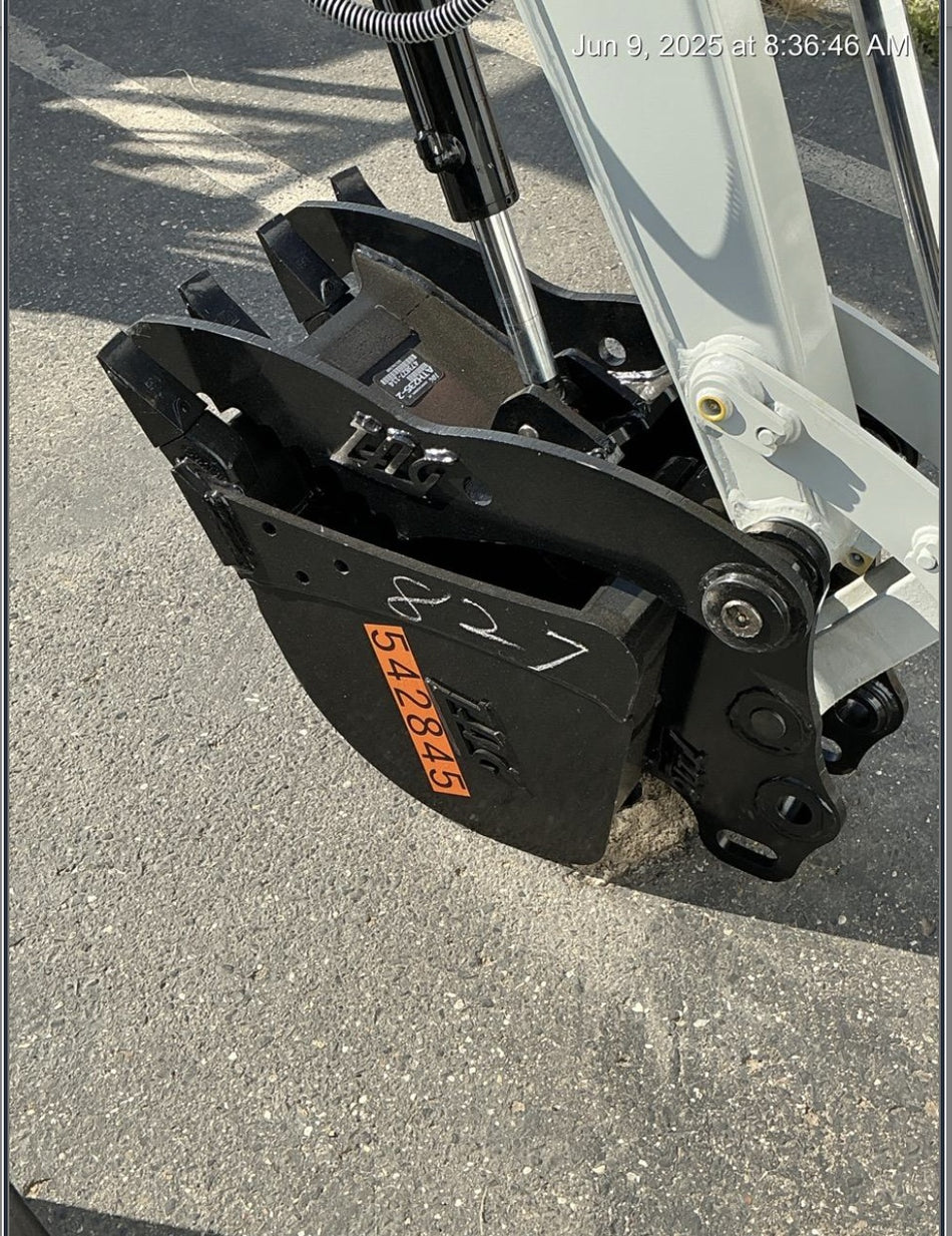 2025 TAKEUCHI 18" HD Bucket - Takeuchi