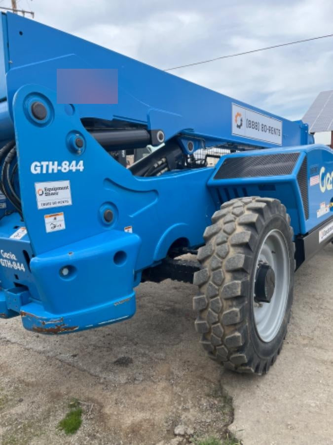 2022 GENIE GTH-844