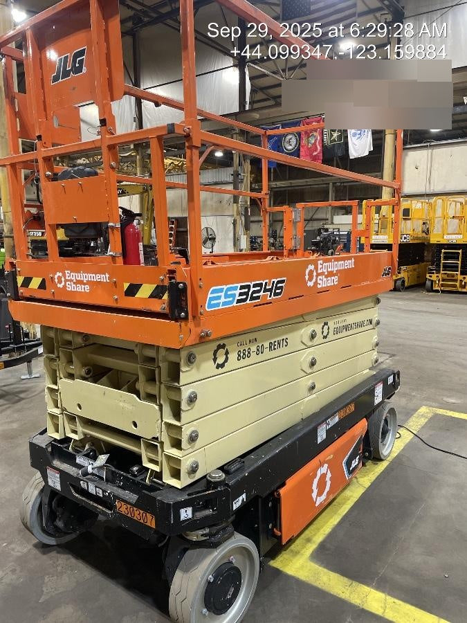 2022 JLG ES3246