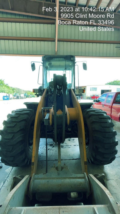 2017 Case 621G CLOSED CAB, JRB 416 STYLE HYD COUPLER