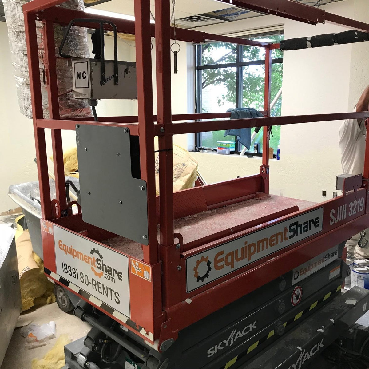 2018 Skyjack SJIII-3219 Skyjack SJIII3219 Scissor Lift w/Trojan Batteries
