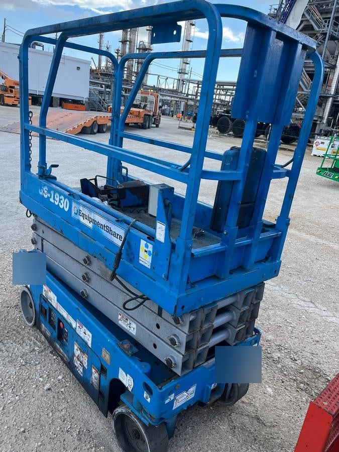 2019 Genie GS-1930 Fixed Rails with Chain Entry