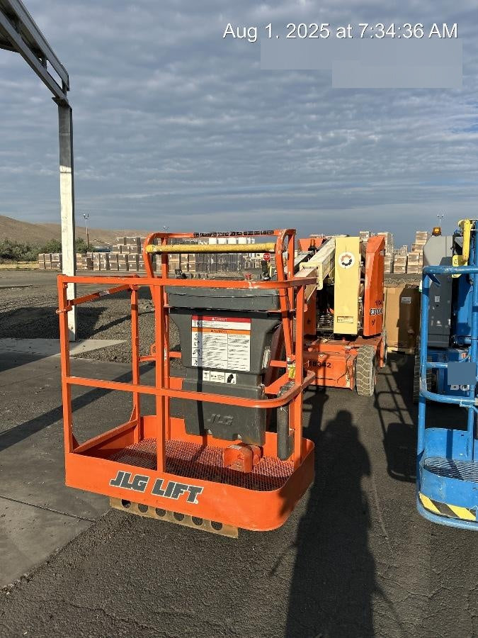 2019 JLG E300AJP