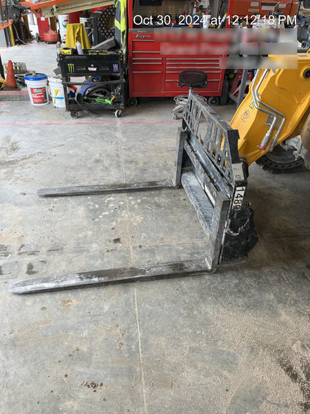 2016 EMKAY 48" Pallet Forks - EMKAY