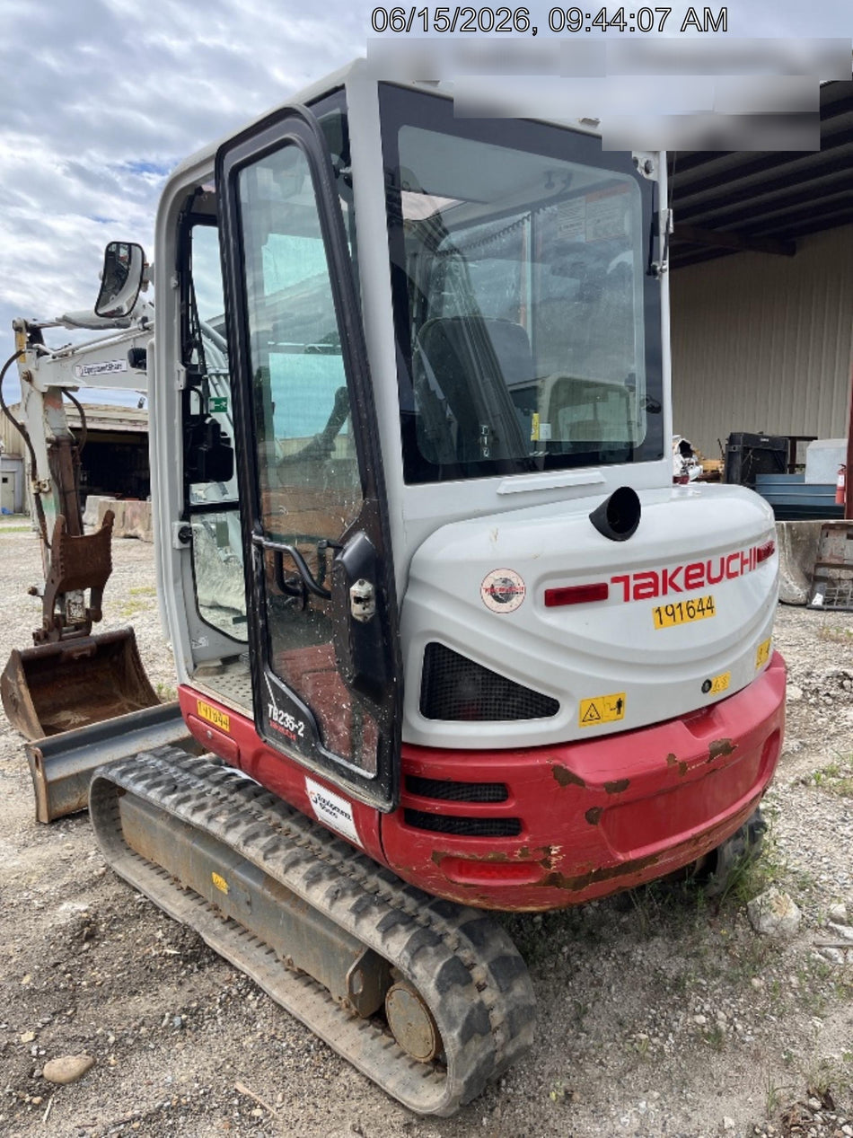 2021 TAKEUCHI TB235-2CR