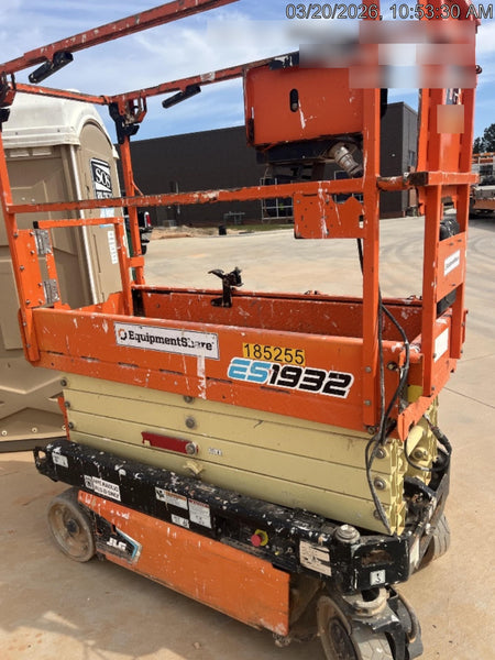 2021 JLG ES1932