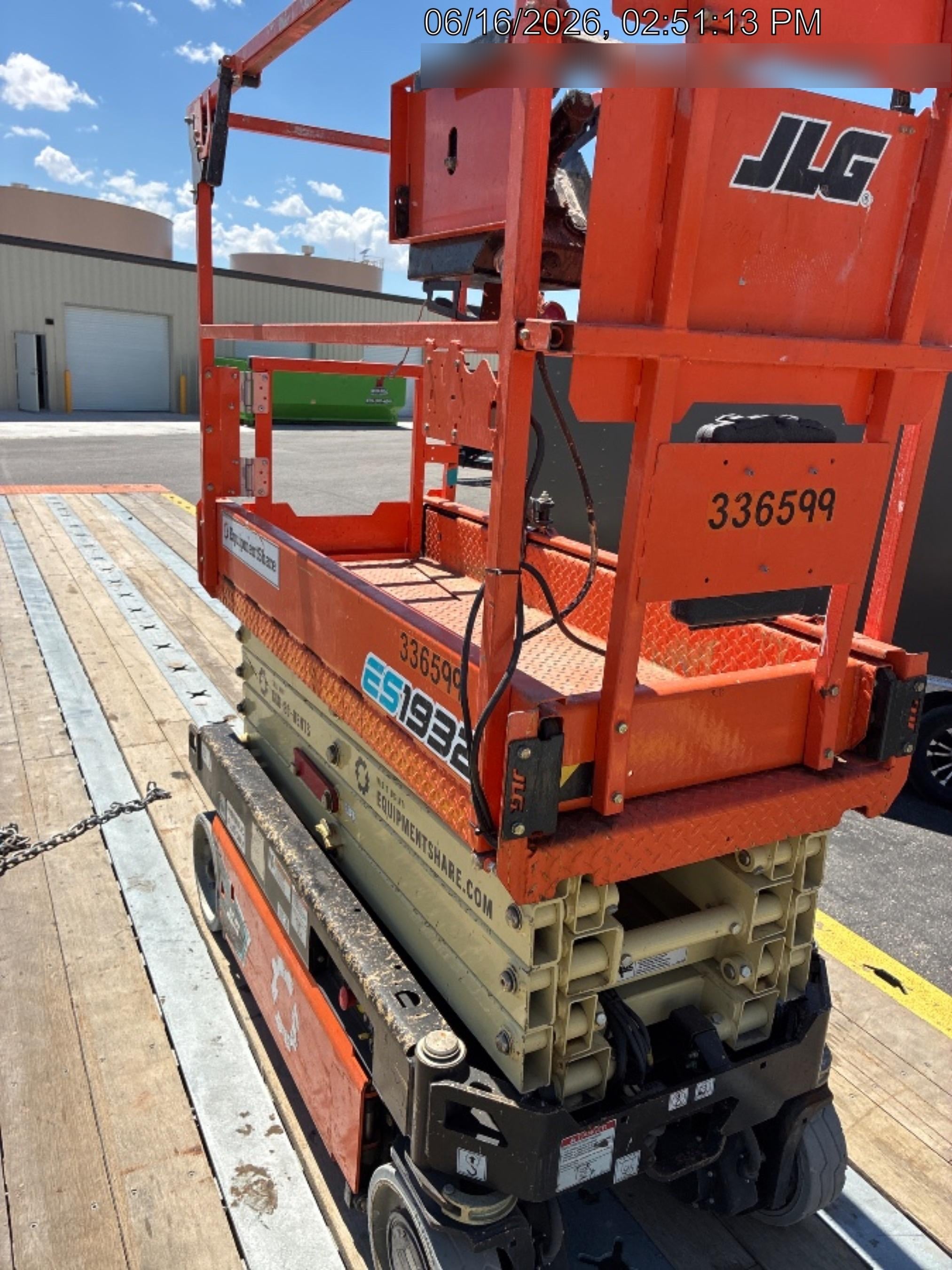2023 JLG ES1932