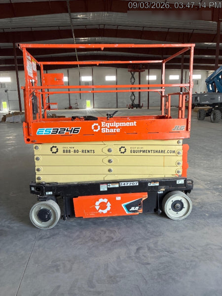 2022 JLG ES3246