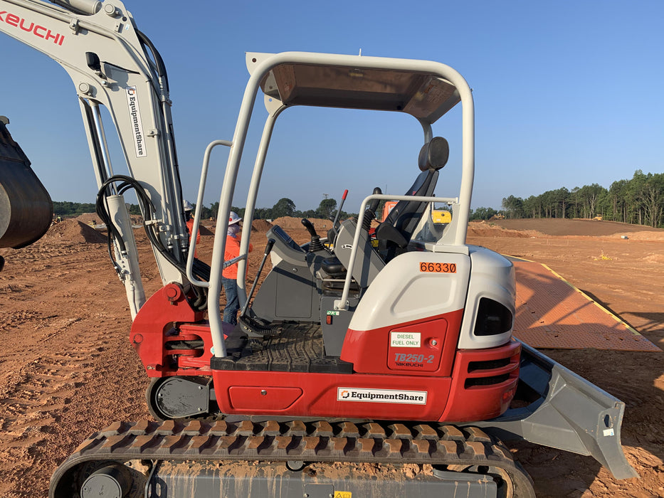 2020 TAKEUCHI TB250-2