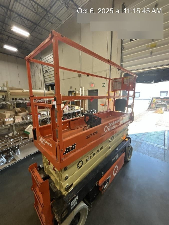 2023 JLG ES2632