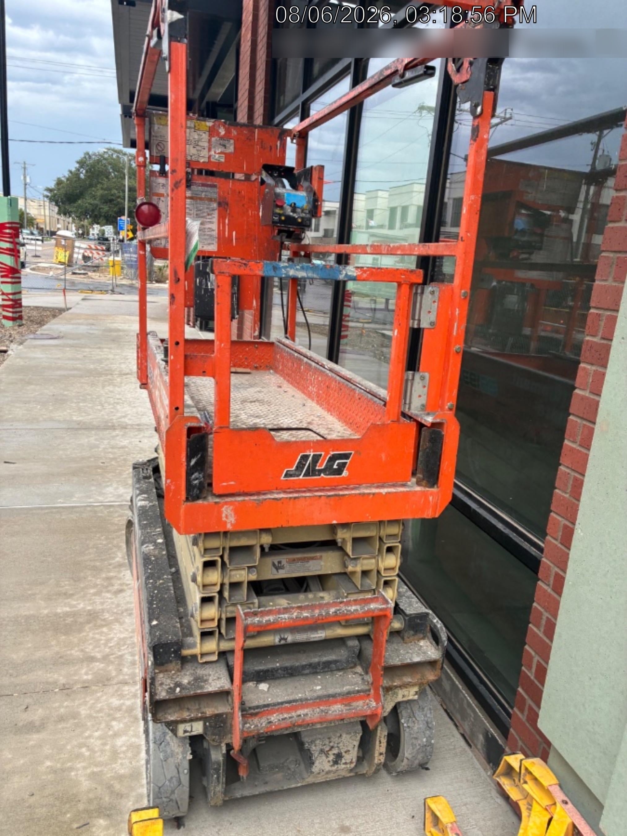 2023 JLG ES1932