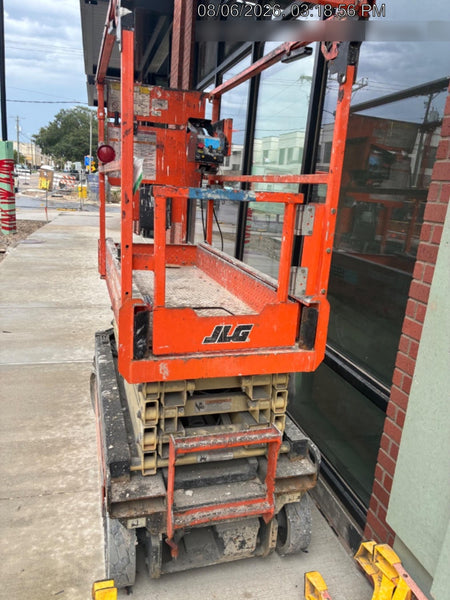 2023 JLG ES1932