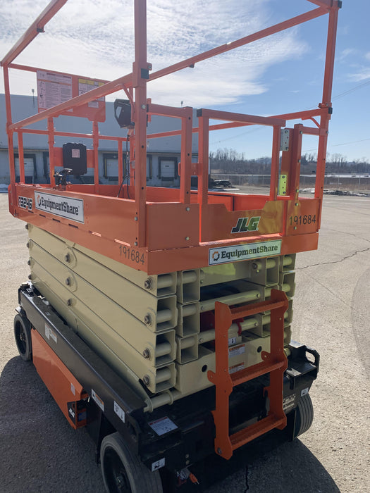 2021 JLG R3246