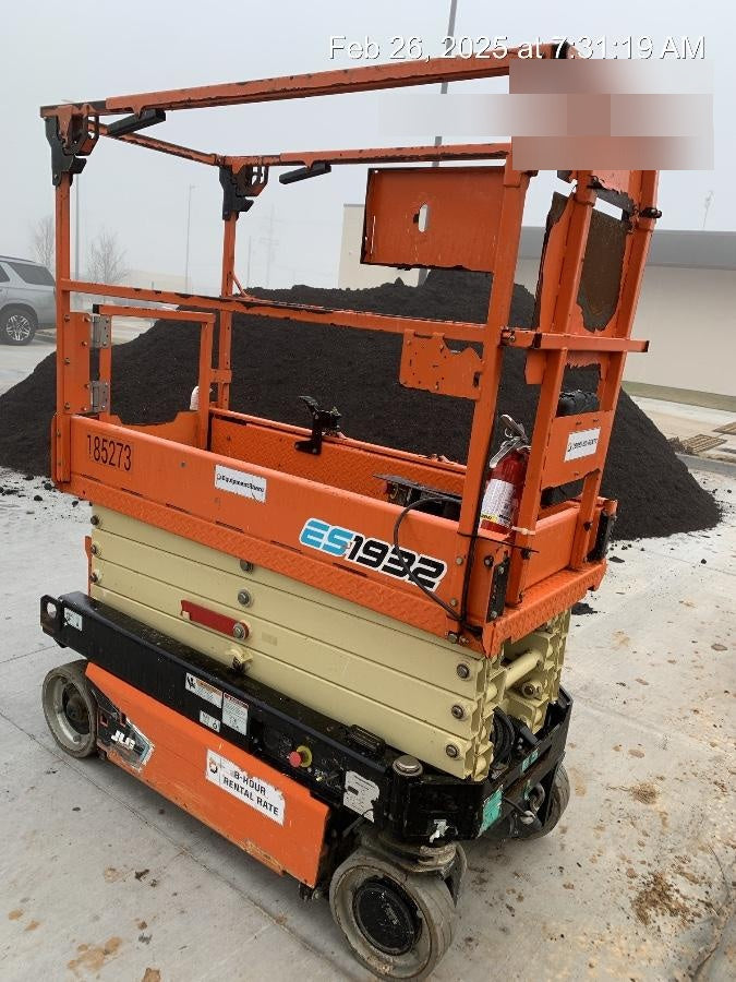 2021 JLG ES1932