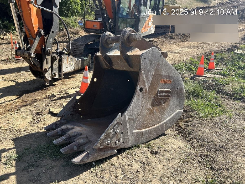 2020 DOOSAN Doosan 48" Bucket