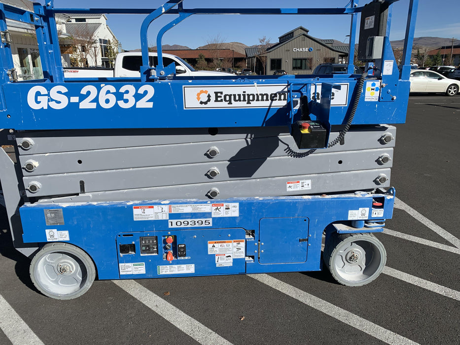 2020 Genie GS-2632 Solid NM Tires, Folding Rails with Half-Height Swing Gate, Beacon, 800W Invertor