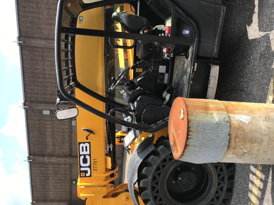 2019 JCB 509-42 Open ROPS, 74 HP, Solid Tires, Worklights, Beacon, Aux Hydraulics, Lifting Eye 66" Carriage/60" Forks
