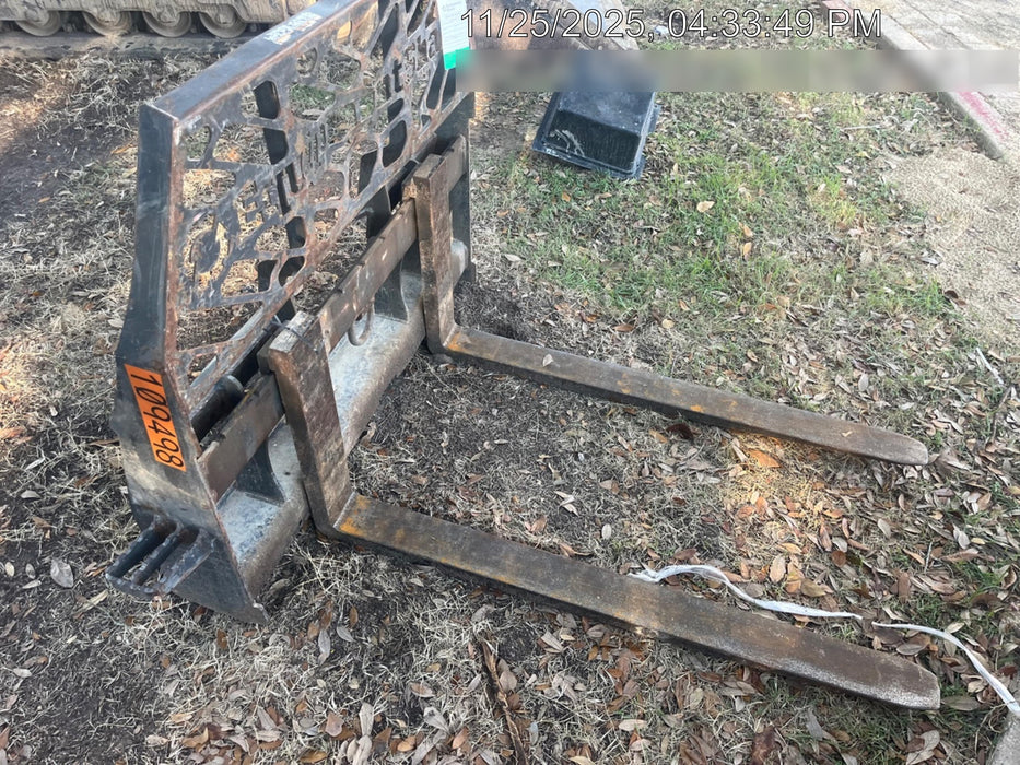 2020 EMKAY 48" Pallet Forks - Emkay