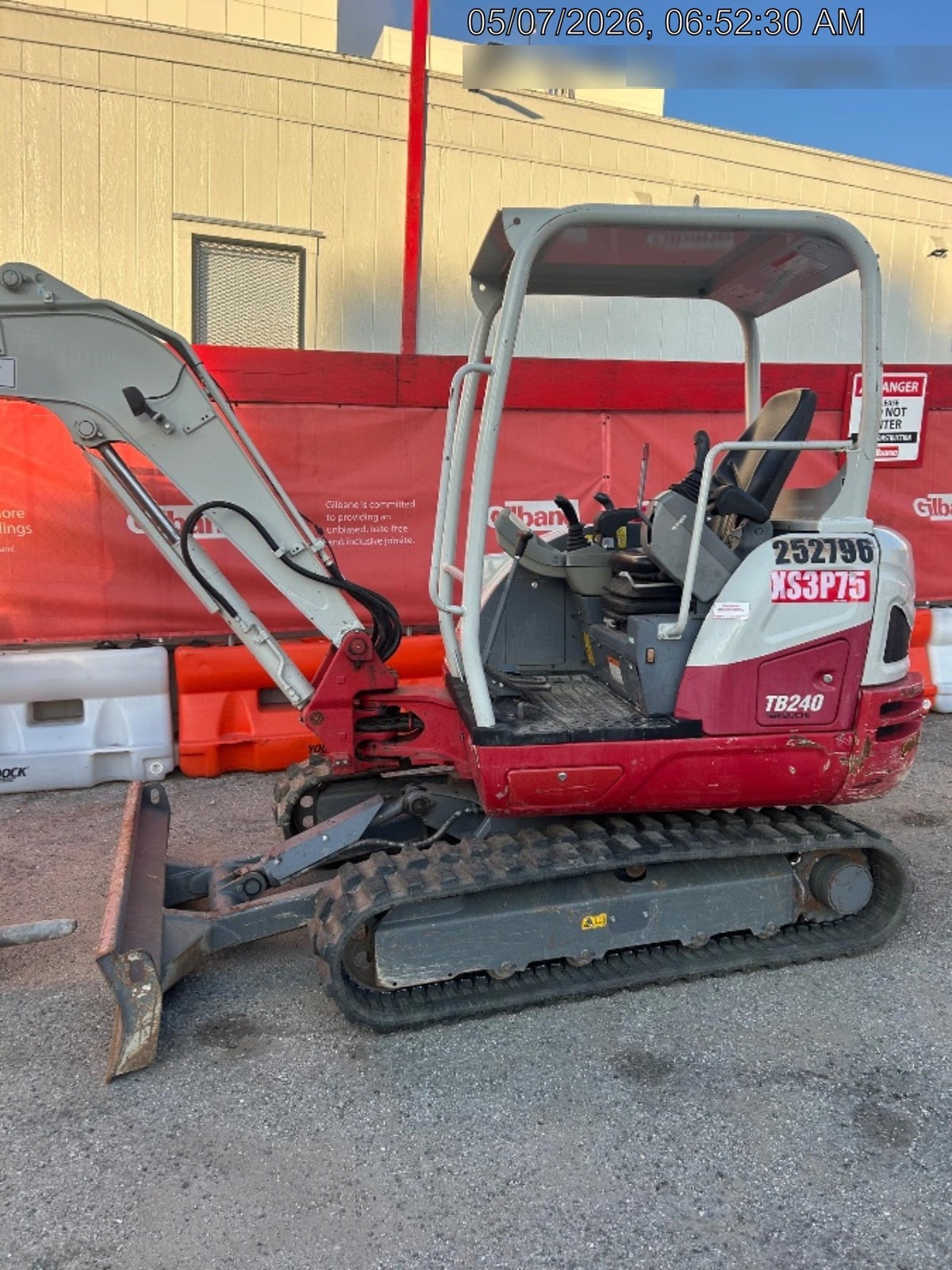 2021 TAKEUCHI TB240R