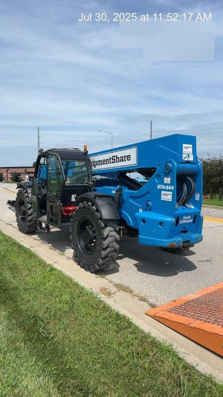 2023 JLG 1001275853