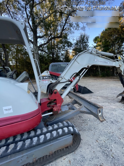 2022 TAKEUCHI TB235-2R