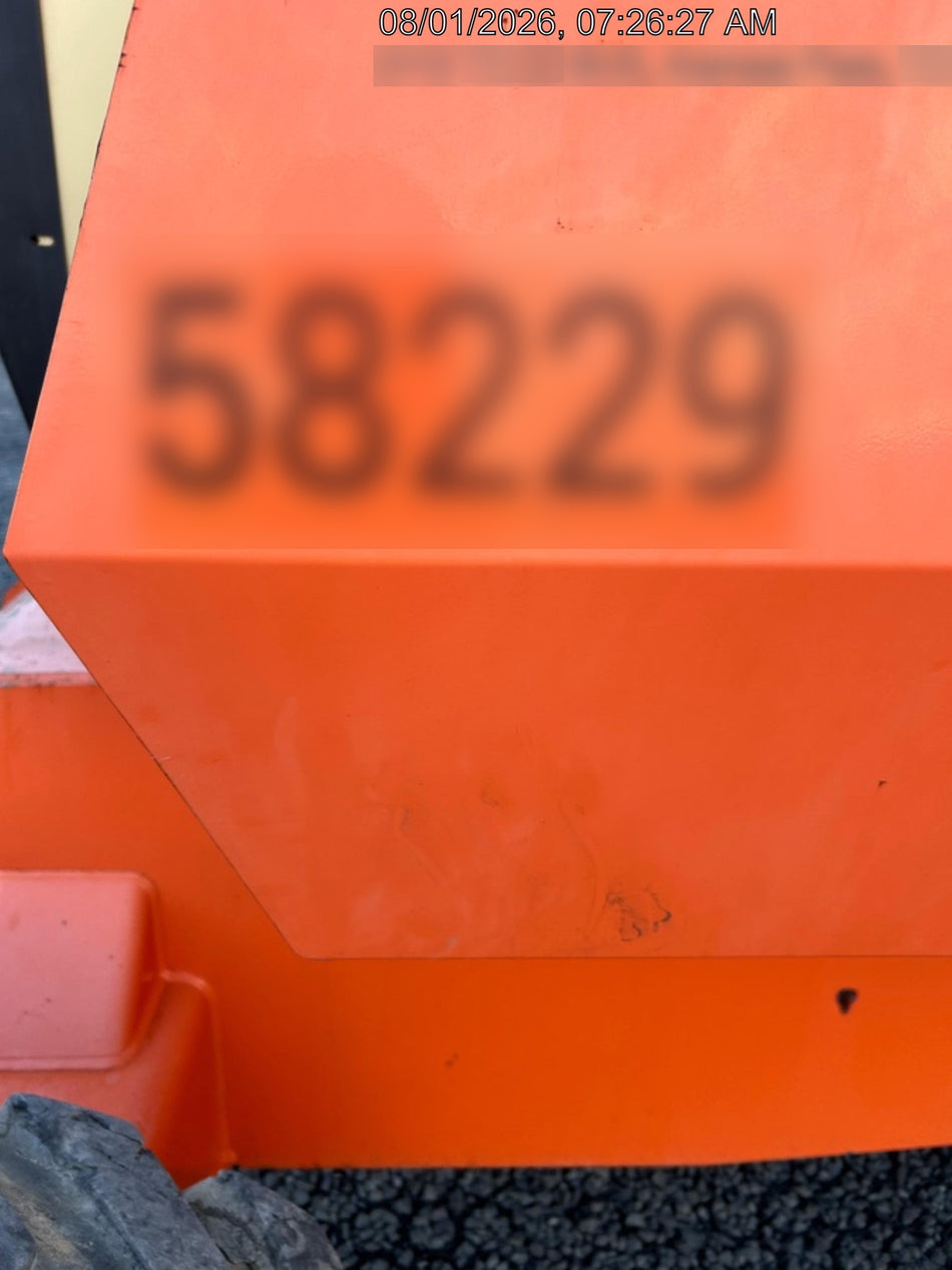 2019 JLG 800AJ
