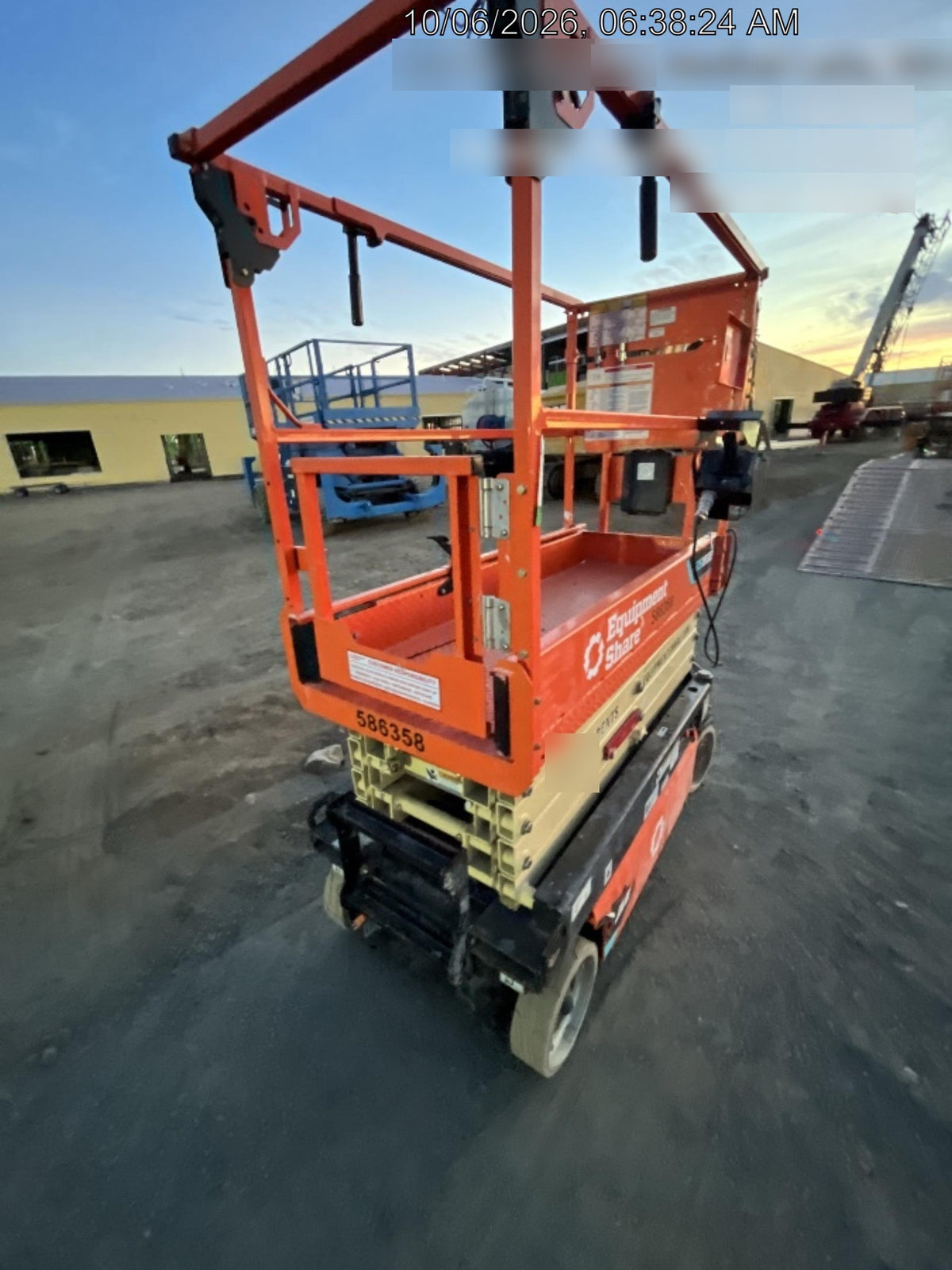 2025 JLG ES1932
