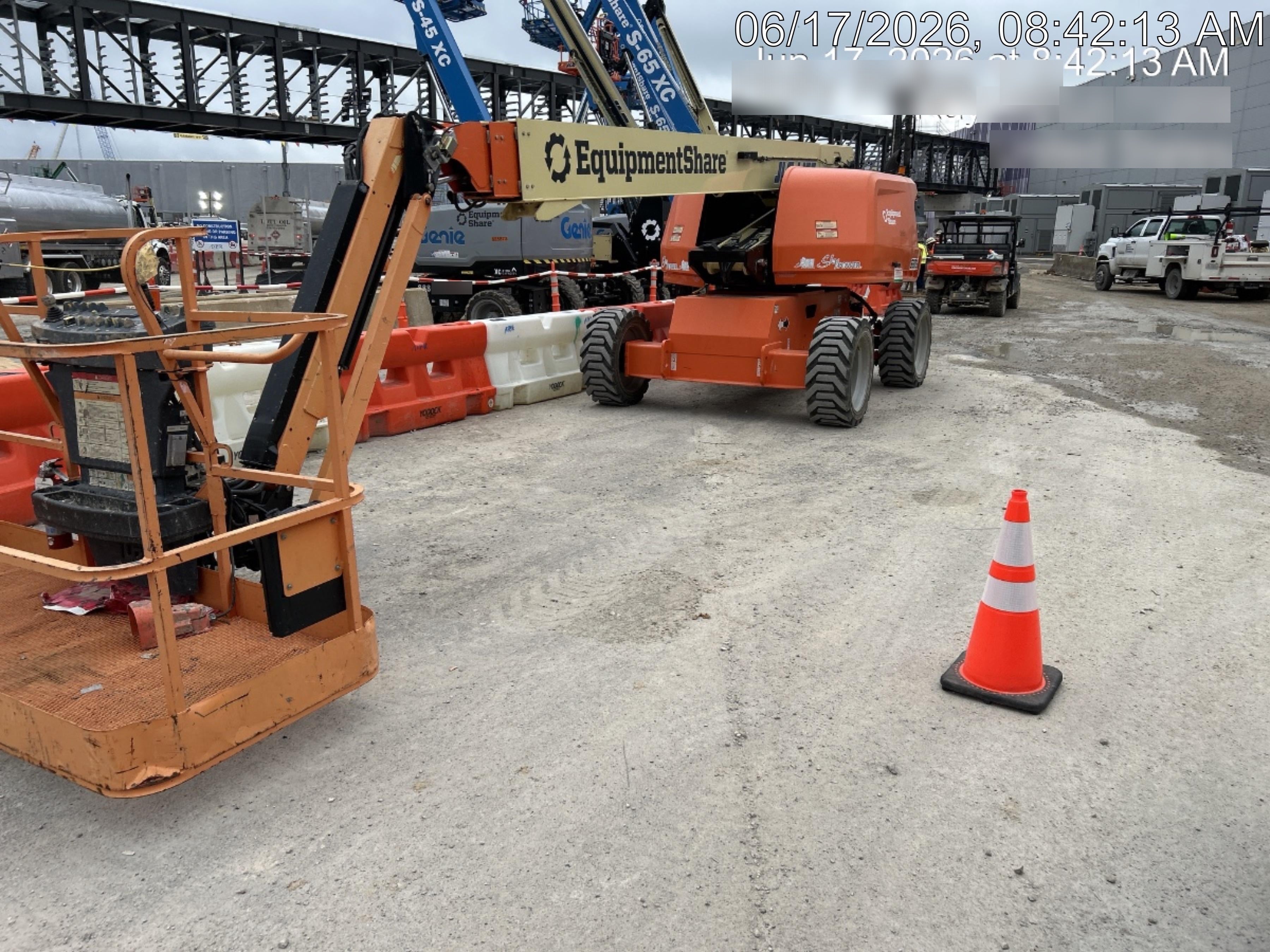 2022 JLG 660SJ