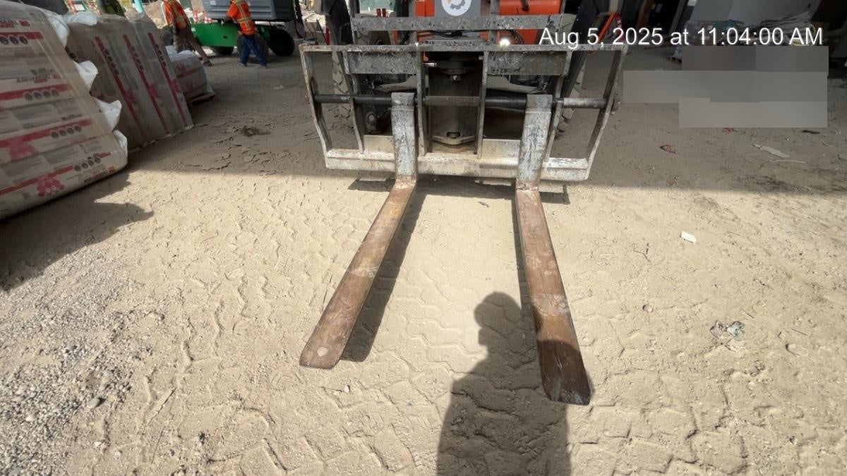2021 JLG 1001095418S