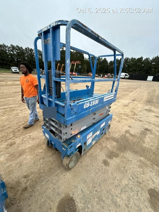 2020 Genie GS-1930 Fixed rails with chain entry gate - Pre A92.20