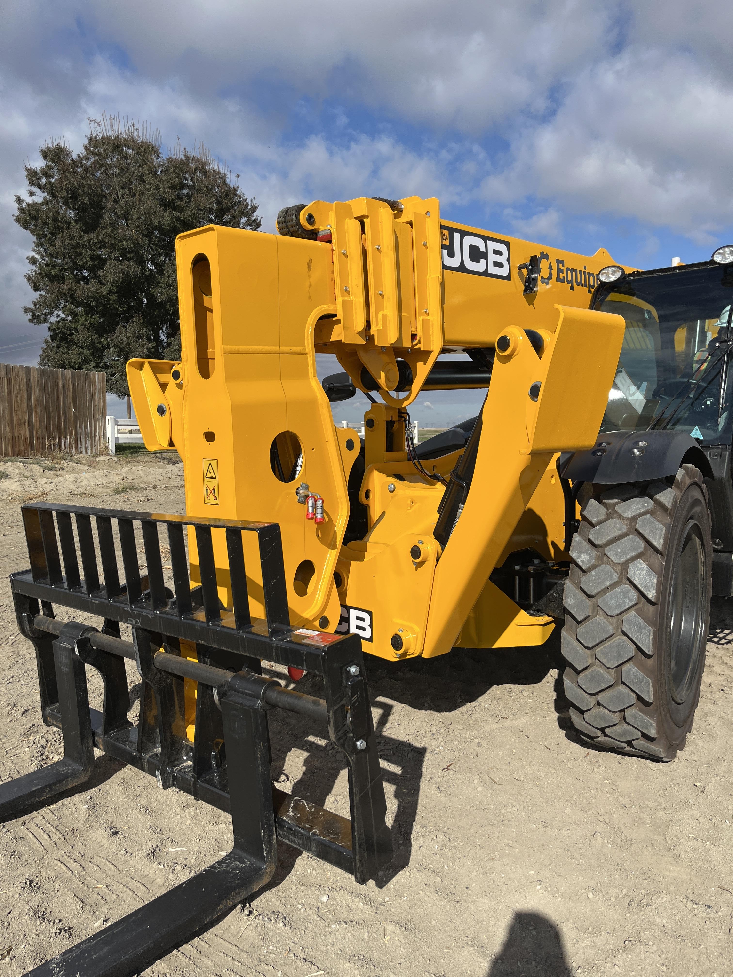 2024 JCB 510-56