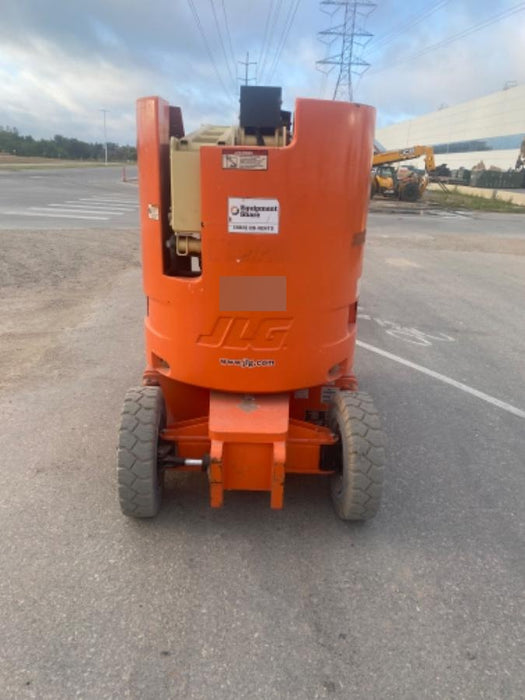 2019 JLG E300AJP