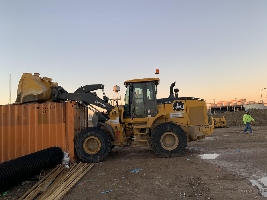 2019 John Deere 624L 4yd Wheel Loader, Cab/Heat/Air, 3 Function Hydraulics, JRB Hydraulic QC, QC 4yd bucket w/smooth cutting edge, QC Carriage, 72" Fork Tines, 5yr/5,000hr Powertrain and Hydraulics extended warranty