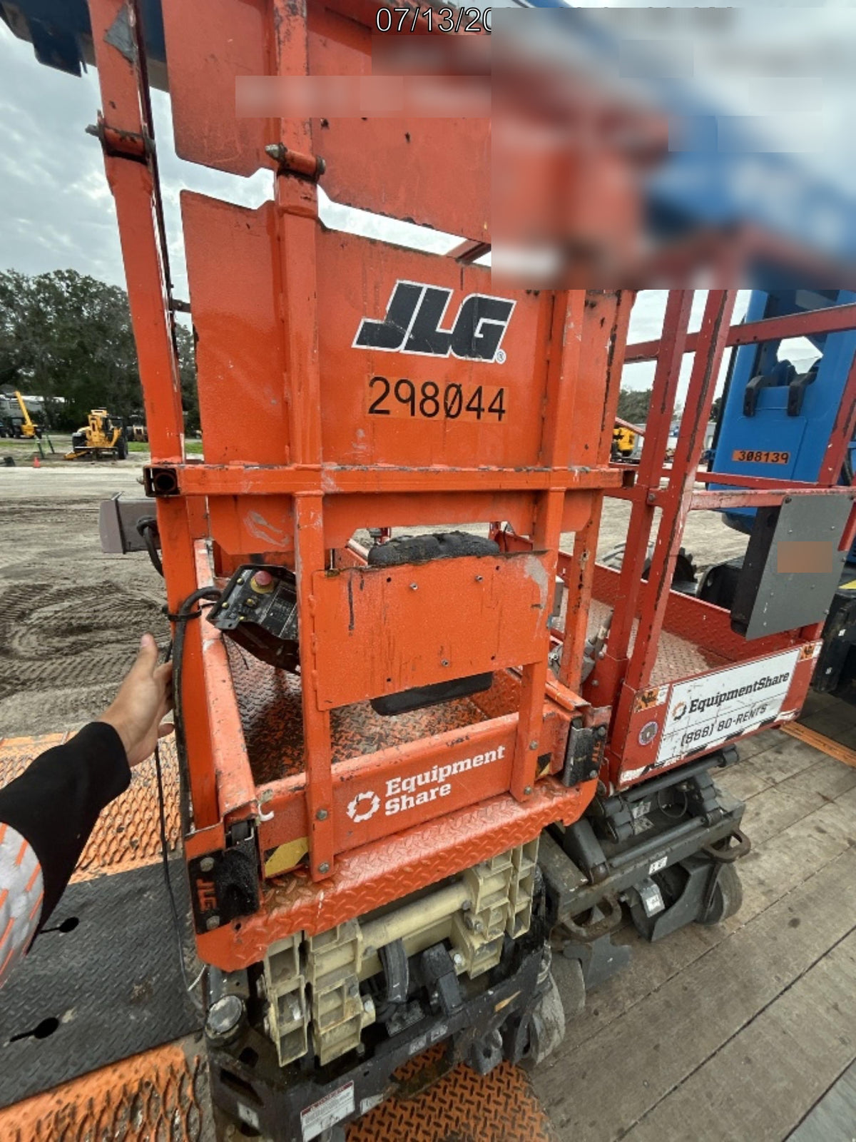 2023 JLG ES1932