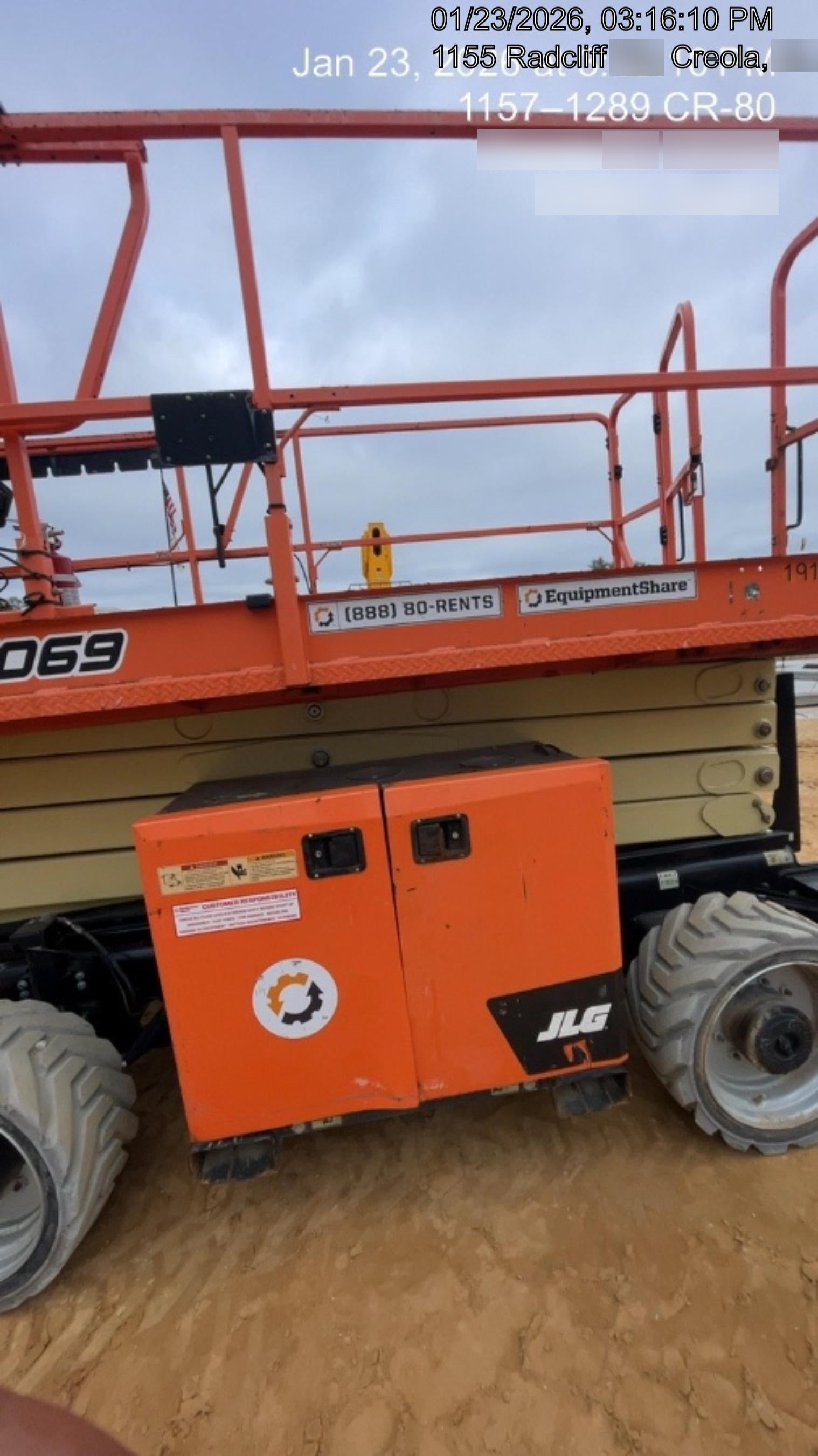 2021 JLG RT4069