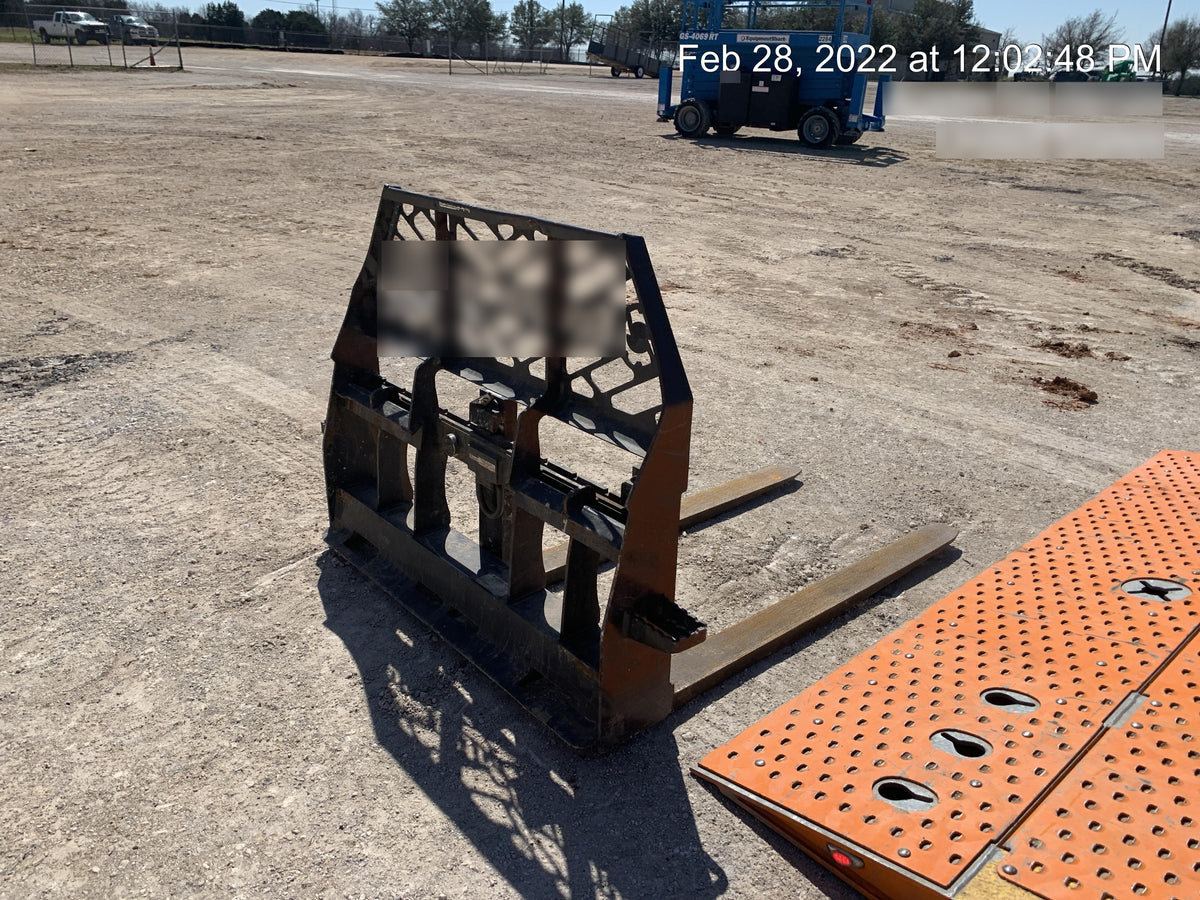 2020 EMKAY 48" Pallet Forks - Emkay