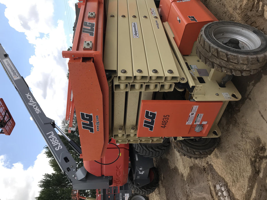 2019 JLG 4069LE