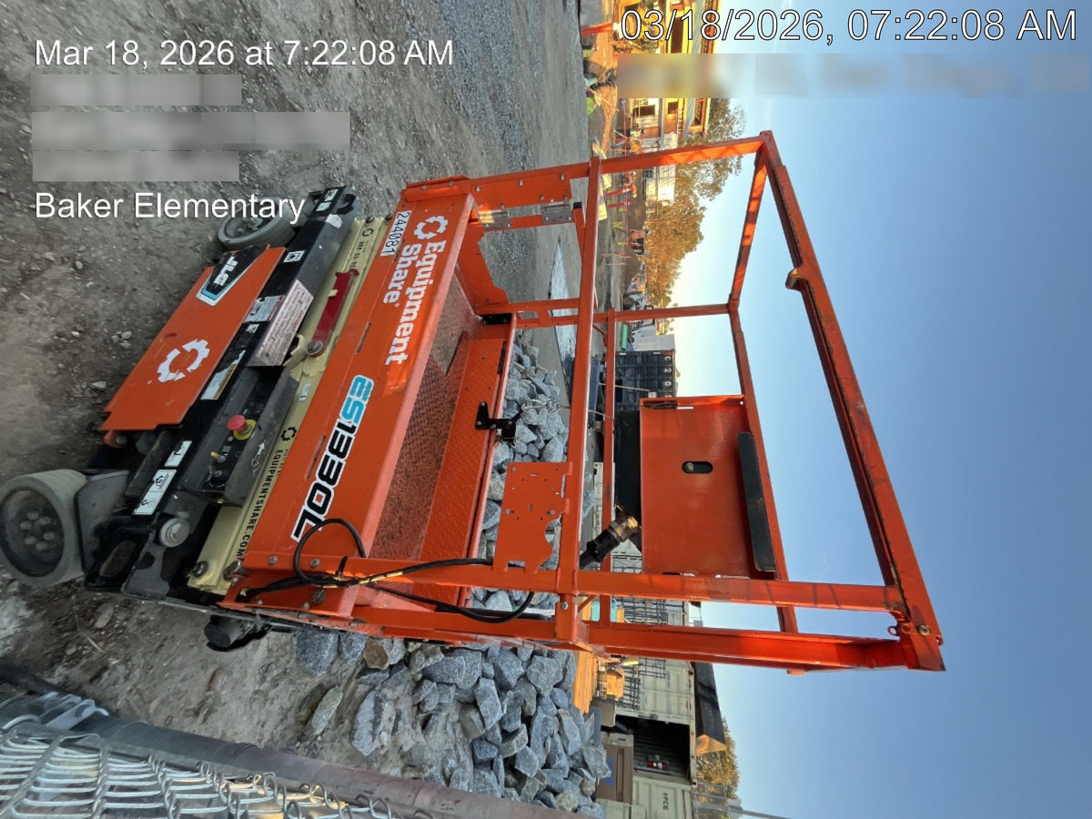 2022 JLG ES1330L